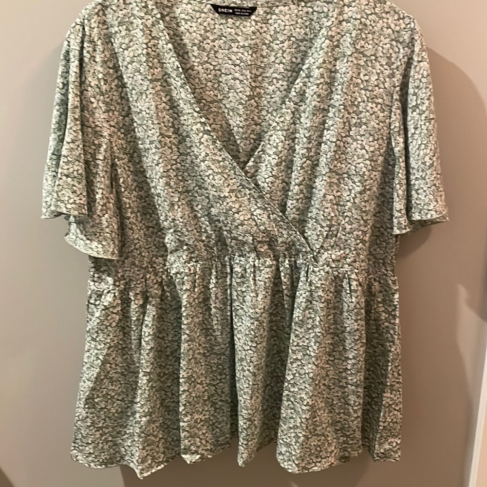 Shein 2XL green floral blouse